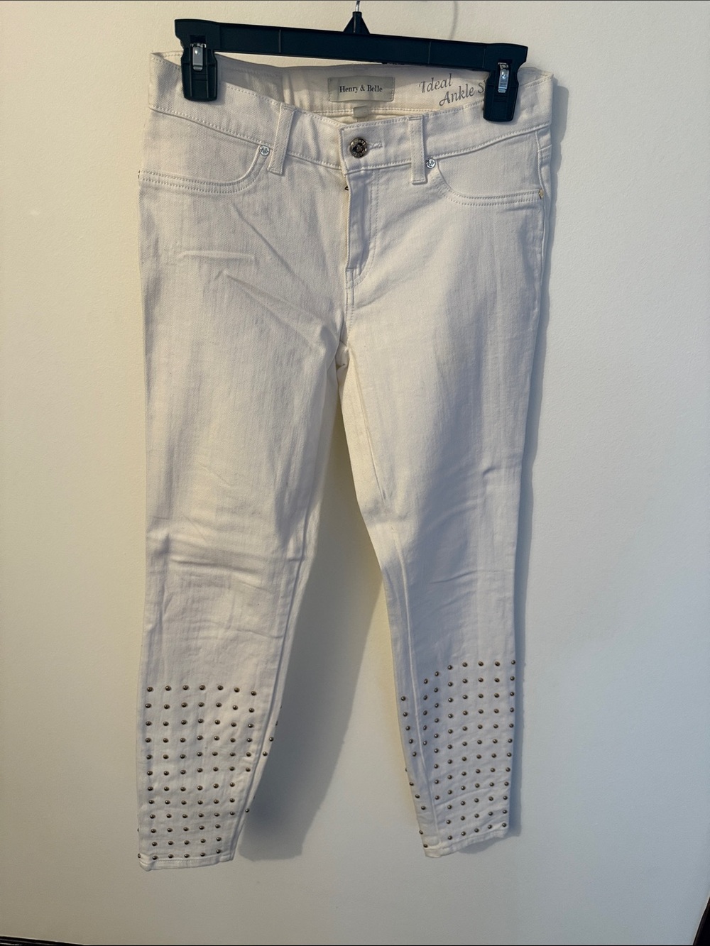 Henry & Belle White Ankle Jeans with Studded Hem